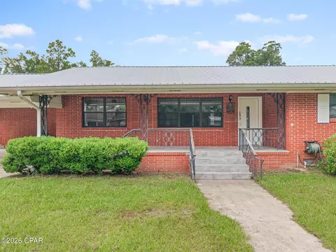 Exterior - 652 2nd St, Chipley, FL 32428 photo 3 of 5