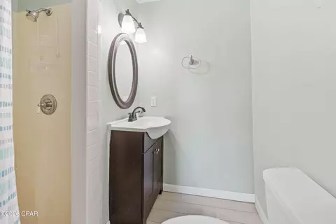 Bath - 5709 Grove Rd, Bascom, FL 32423 photo 1 of 2