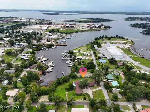 2402 E 2nd Ct, Panama City, FL 32401