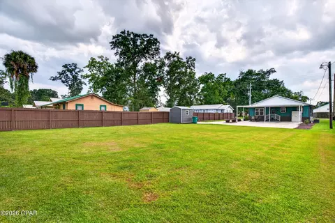 Exterior - 717 Sinclair St, Chipley, FL 32428 photo 9 of 10