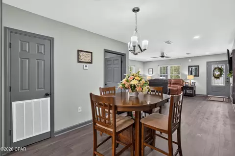 Dining - 717 Sinclair St, Chipley, FL 32428 photo 3 of 3