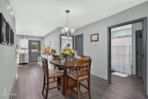 Dining - 717 Sinclair St, Chipley, FL 32428 photo 2 of 3