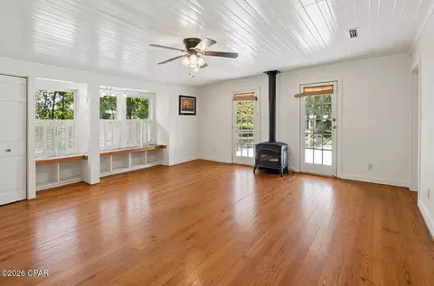 Living - 672 Main St, Chipley, FL 32428 photo 1 of 3