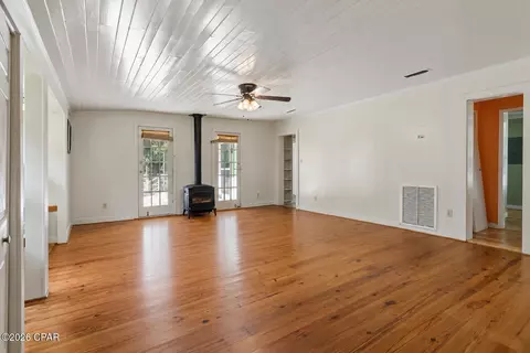 Living - 672 Main St, Chipley, FL 32428 photo 3 of 3