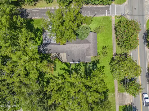 View/Area - 672 Main St, Chipley, FL 32428 photo 4 of 7