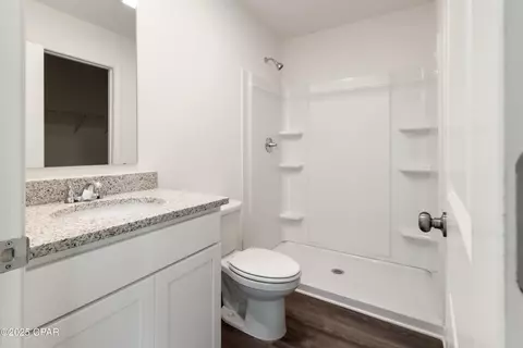 Bath - 4130 Flint Ave, Chipley, FL 32428 photo 2 of 2