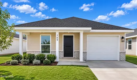 709 Fox Den Ln, Panama City, FL 32404