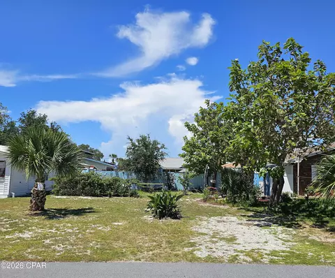 613 Poinsettia Ct, Panama City Beach, FL 32413
