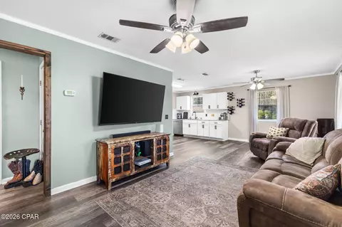 7826 Ponderosa St, Southport, FL 32409