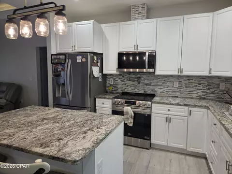 Kitchen - 3445 Cardinal Pl, Chipley, FL 32428 photo 2 of 5
