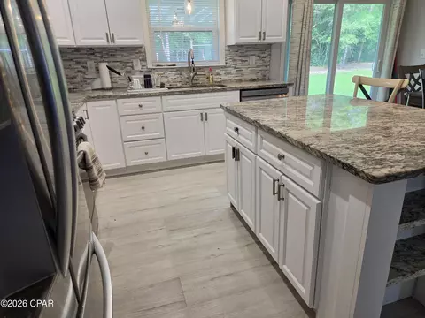 Kitchen - 3445 Cardinal Pl, Chipley, FL 32428 photo 4 of 5