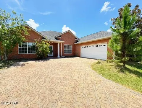 207 Lakeview Ter, Lynn Haven, FL 32444