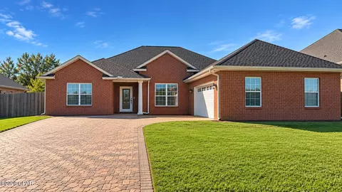 207 Lakeview Ter, Lynn Haven, FL 32444