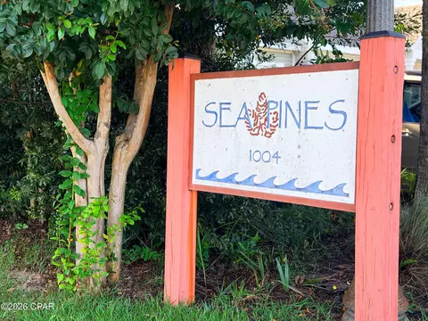 1004 15th St #4, Mexico Beach, FL 32456