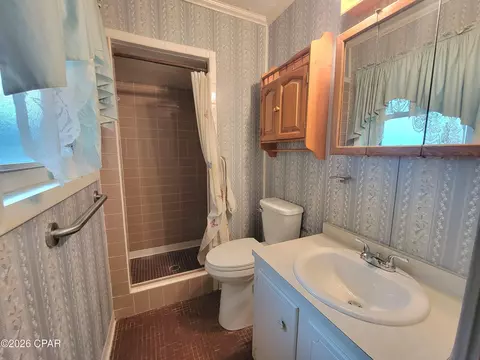 Bath - 5081 8th Ave, Malone, FL 32445 photo 2 of 2