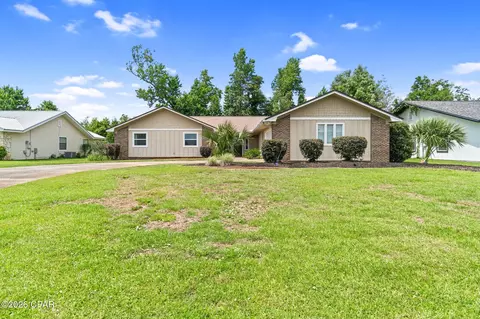 136 Derby Woods Dr, Lynn Haven, FL 32444
