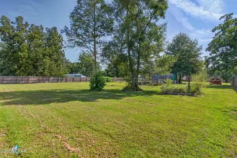 Exterior - 760 Brown St, Chipley, FL 32428 photo 5 of 9