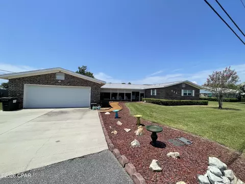 718 Clarence Dr, Panama City, FL 32404
