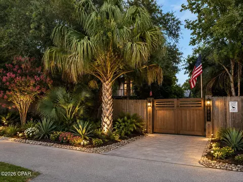 8908 N Lagoon Dr, Panama City, FL 32408