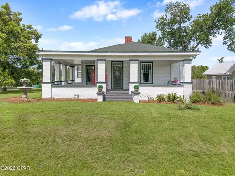 2937 Caledonia St, Marianna, FL 32446