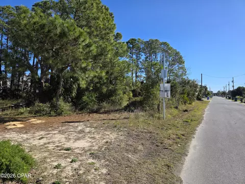 5700 Pinetree Ave, Panama City Beach, FL 32408