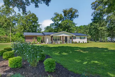 102 Lisenby Dr, Bonifay, FL 32425