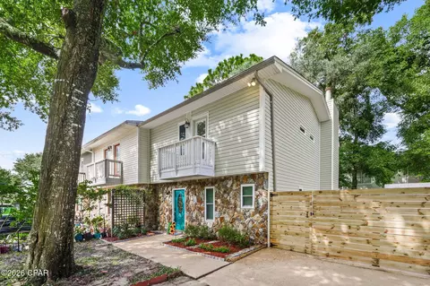 956 Mcfarlan Ave, Fort Walton Beach, FL 32547