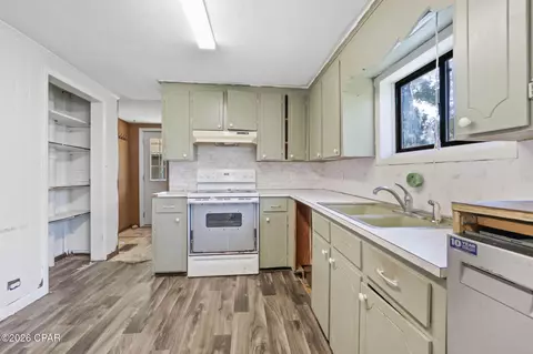 Kitchen - 633 3rd St, Chipley, FL 32428 photo 3 of 3
