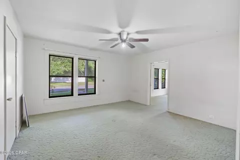 Living - 633 3rd St, Chipley, FL 32428 photo 2 of 3