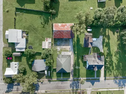 View/Area - 633 3rd St, Chipley, FL 32428 photo 5 of 5