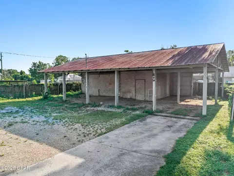 Exterior - 633 3rd St, Chipley, FL 32428 photo 5 of 5