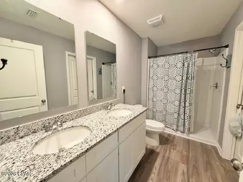 Bath - 3569 Westbrook Dr, Chipley, FL 32428 photo 1 of 2