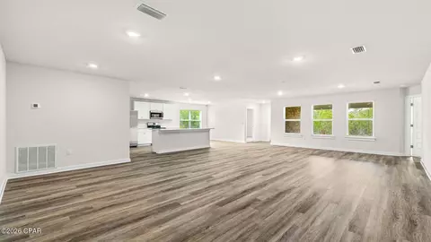 Living - 4059 Falcon Dr, Chipley, FL 32428 photo 2 of 4