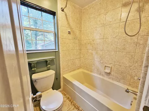 Bath - 5963 Neals Landing Rd, Bascom, FL 32423 photo 2 of 3
