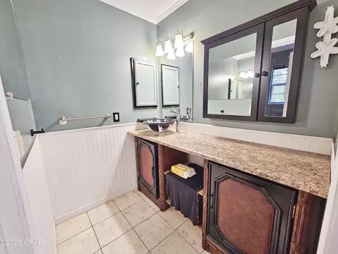 Bath - 5963 Neals Landing Rd, Bascom, FL 32423 photo 1 of 3