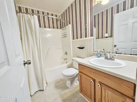 Bath - 5963 Neals Landing Rd, Bascom, FL 32423 photo 3 of 3