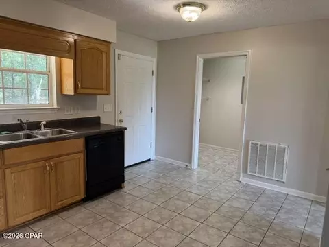 2774 Rolling Pines Rd, Chipley, FL 32428 photo 5