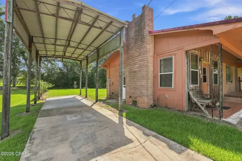 Exterior - 837 Maple St, Chipley, FL 32428 photo 5 of 6
