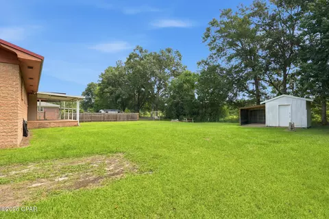 Exterior - 837 Maple St, Chipley, FL 32428 photo 6 of 6