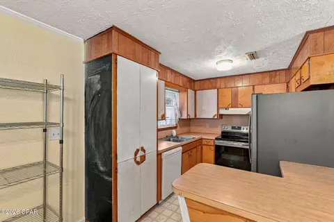 Kitchen - 837 Maple St, Chipley, FL 32428 photo 2 of 2
