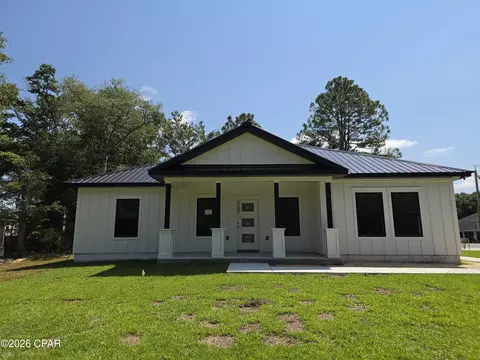 749 Magnolia Lake Dr, Defuniak Springs, FL 32433