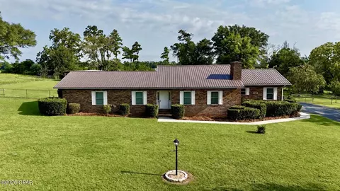 4658 Ridgecrest Dr, Marianna, FL 32446