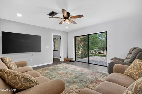 Living - 4533 Hancock Ct, Chipley, FL 32428 photo 4 of 5