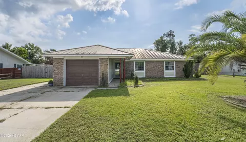 1607 New Hampshire Ave, Lynn Haven, FL 32444