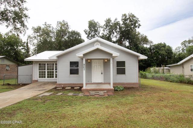 907 W Banfill Ave, Bonifay, FL 32425