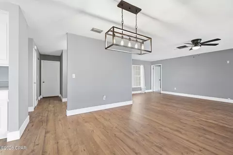 Living - 4541 Hancock Ct, Chipley, FL 32428 photo 4 of 7