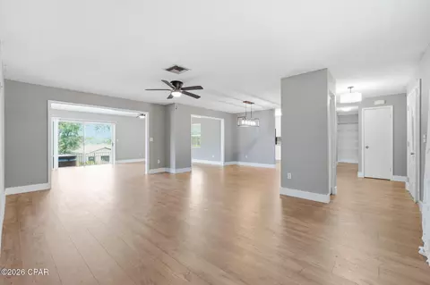 Living - 4541 Hancock Ct, Chipley, FL 32428 photo 2 of 7