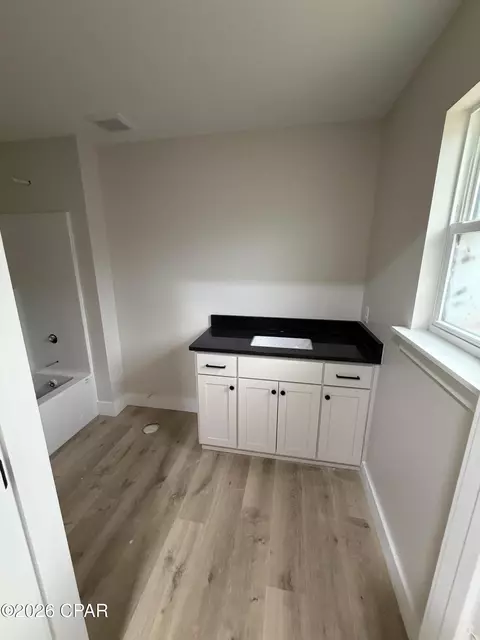 Bath - 4913 Pine Ave, Youngstown, FL 32466 photo 1 of 1