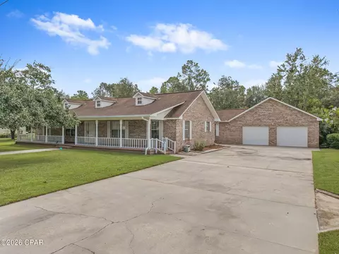 225 Jernigan Ave, Bonifay, FL 32425