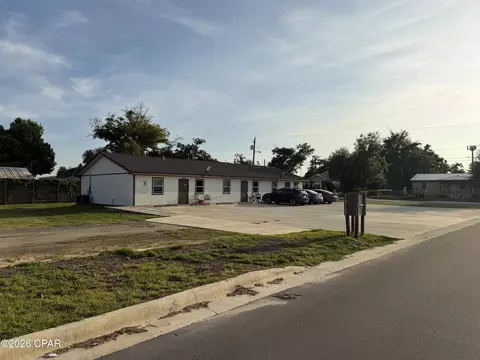 2600 E 1st Plz, Panama City, FL 32401